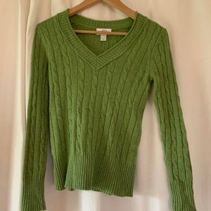 Green cable knit v neck sweater!